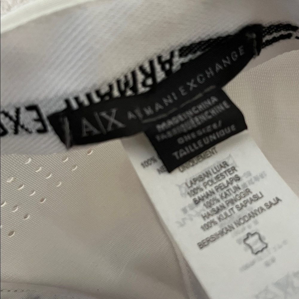 Armani Exchange hat - Picture 7 of 7